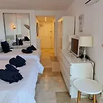 Frontline With Sea Views And Rooftop Pool Apartment