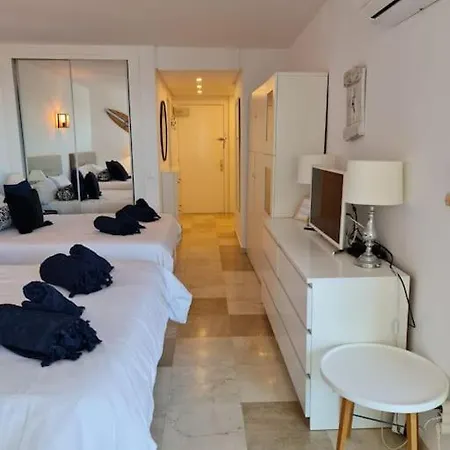 Frontline With Sea Views And Rooftop Pool Lägenhet