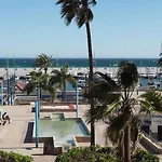 Frontline With Sea Views And Rooftop Pool