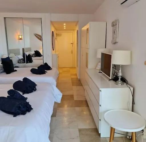 Frontline With Sea Views And Rooftop Pool Apartament