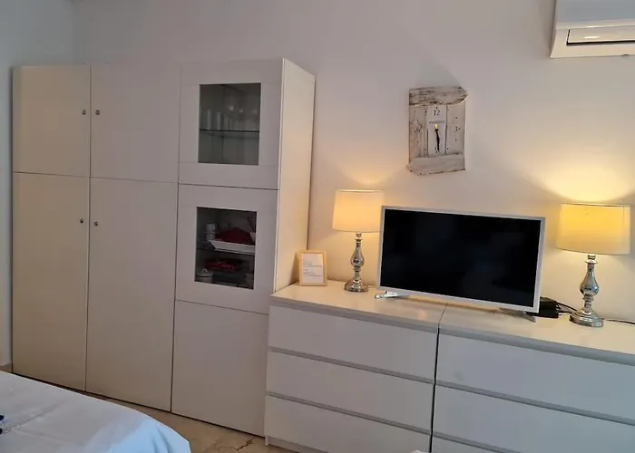 Frontline With Sea Views And Rooftop Pool