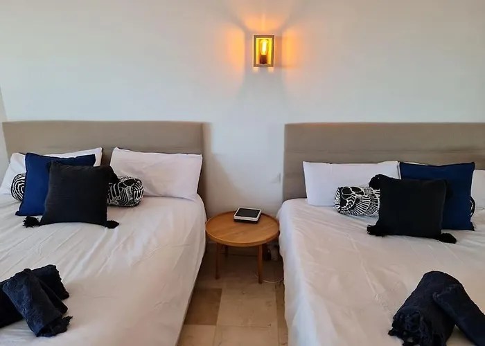 Apartament Frontline With Sea Views And Rooftop Pool